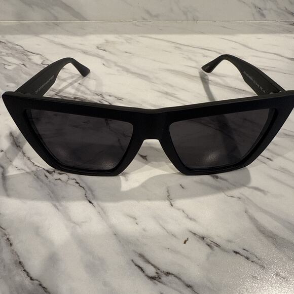 Diff Eyewear Winona Matte Black Sunglasses 55 26 145 - Picture 1 of 8